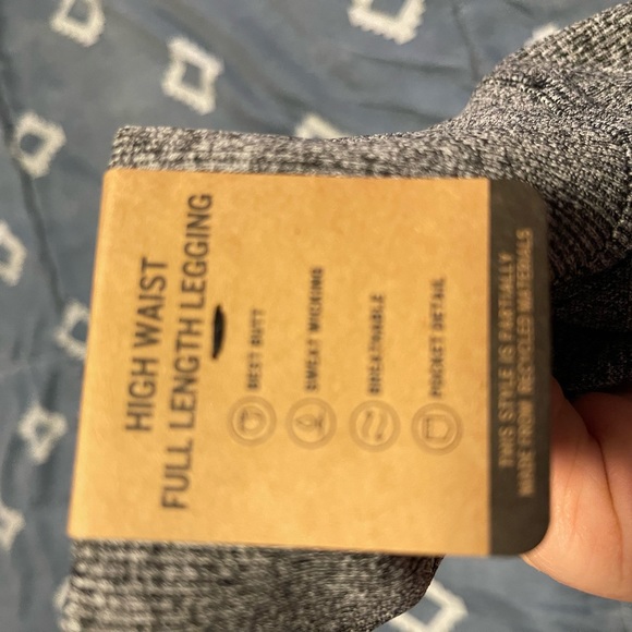 Pink Victoria’s Secret Leggings - Picture 5 of 5